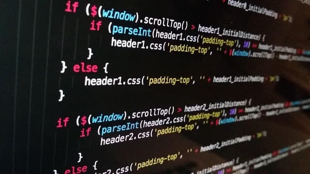 Code source PHP affiché sur un écran - debug WordPress