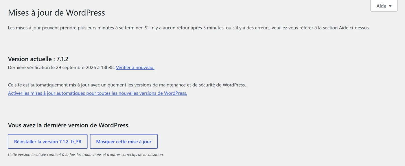 Écran Mises à jour de WordPress 7.1.2 avec la version installée et le réglage des mises à jour automatiques